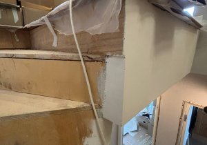 Укладка ковролина на ступени