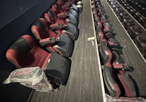 Укладка ковролина в кинотеатре Матрица