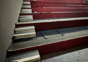 Укладка ковролина в кинотеатре Матрица