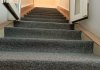 Укладка ковролина на лестницу