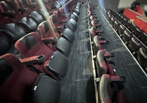 Укладка ковролина в кинотеатре Матрица