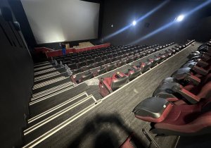 Укладка ковролина в кинотеатре Матрица